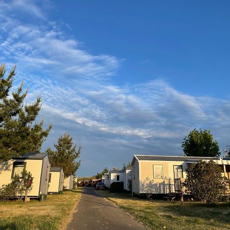 Camping Le Village De La Mer Les Moutiers Экстерьер фото