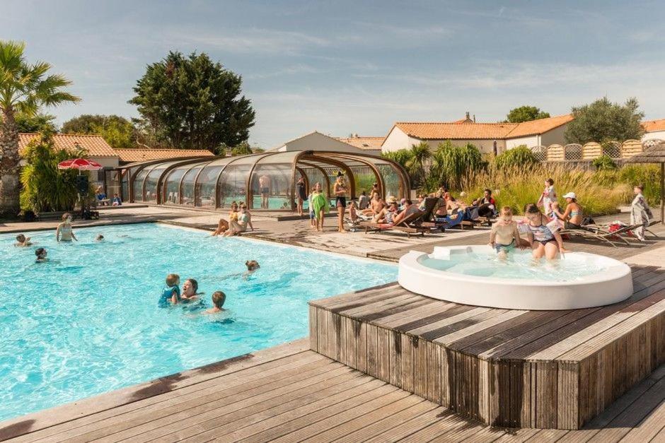Camping Le Village De La Mer Les Moutiers Экстерьер фото