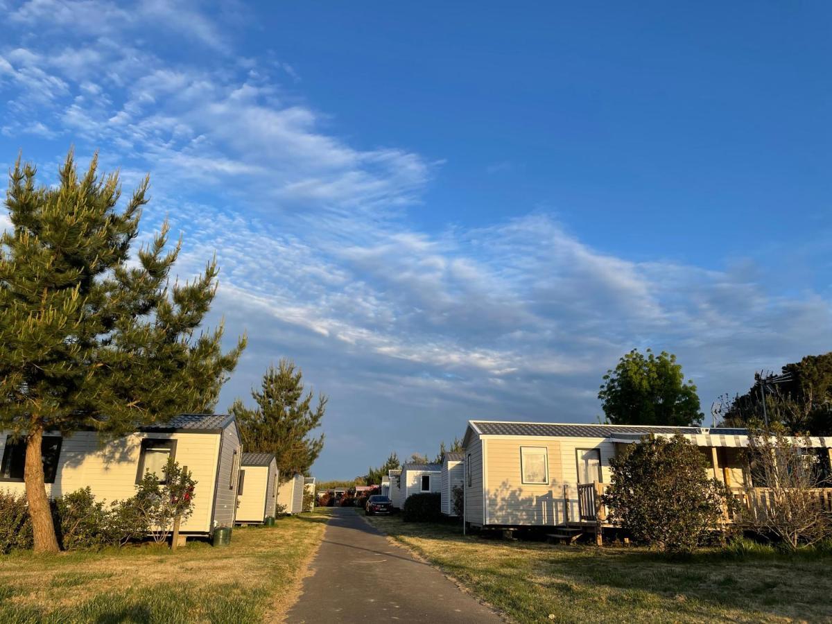 Camping Le Village De La Mer Les Moutiers Экстерьер фото