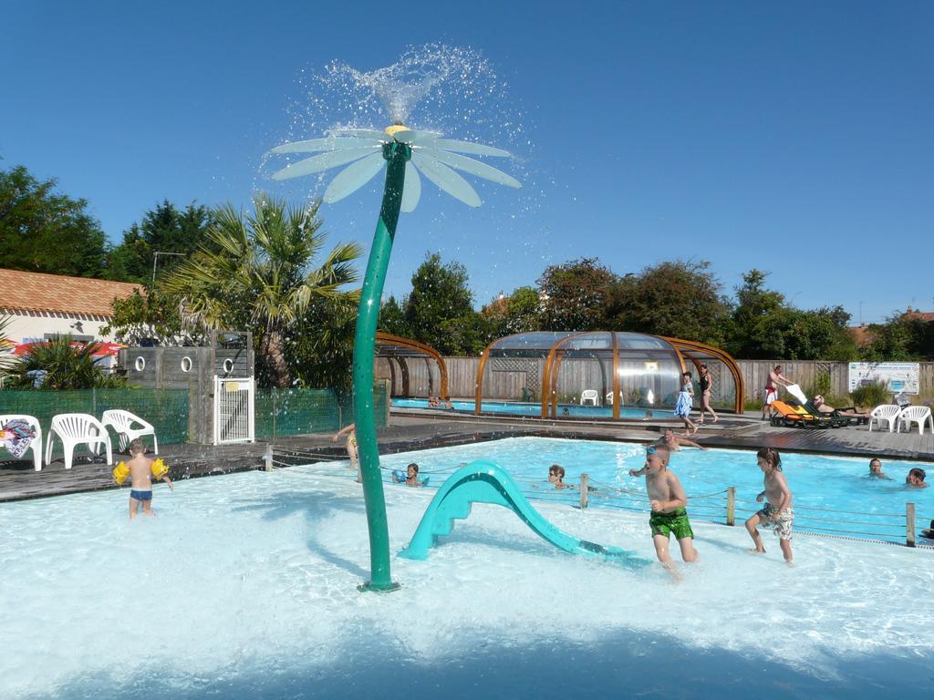 Camping Le Village De La Mer Les Moutiers Экстерьер фото